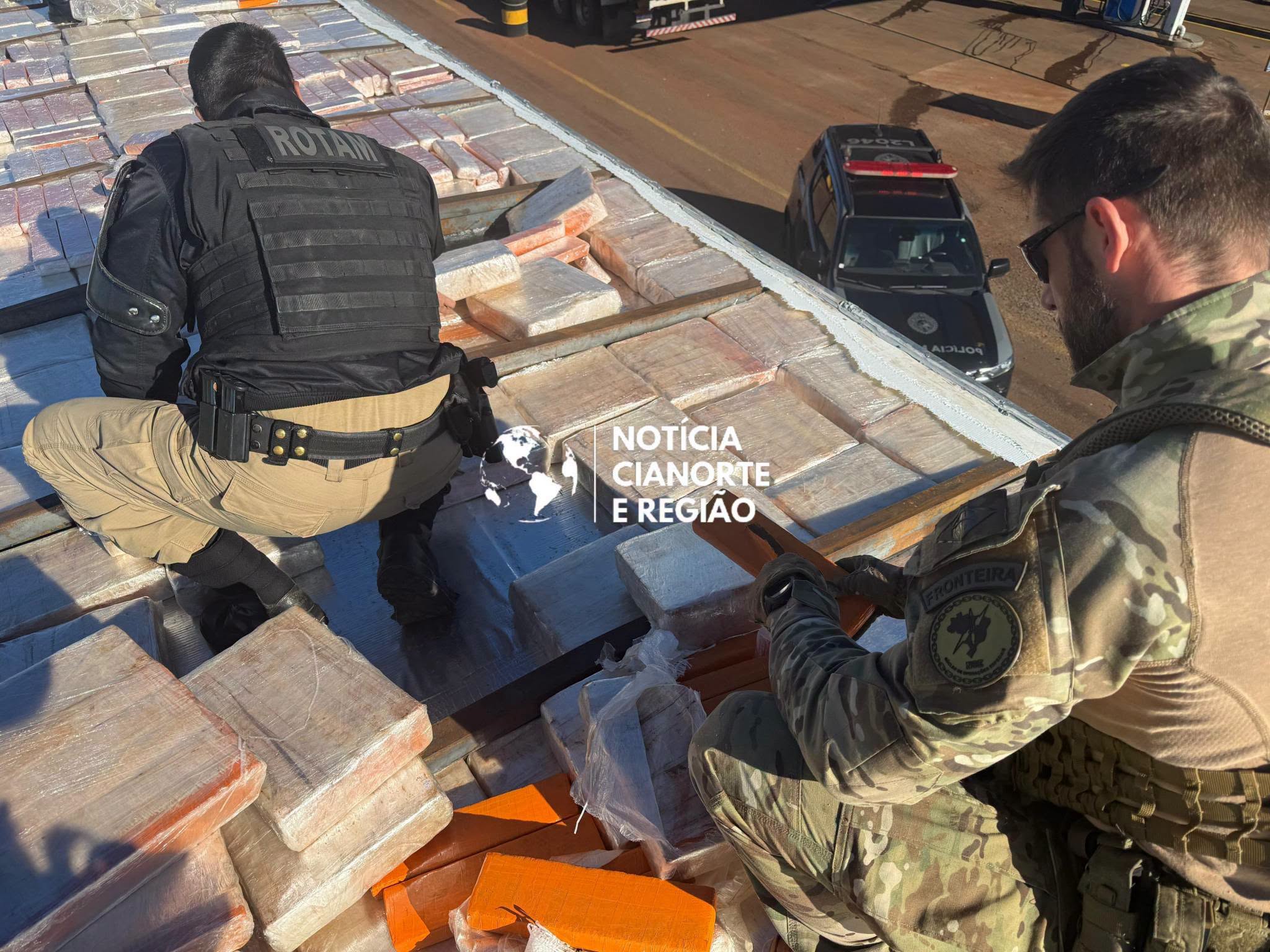 PRF apreende caminhão com mais de 2,7 toneladas de maconha na BR-163, em Cascavel